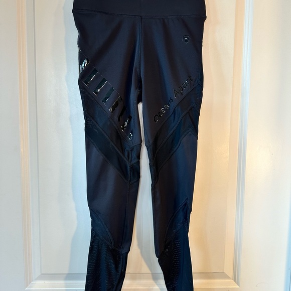 Oceans Apart Spell Out Mesh Design Hi- Waisted Compression Athletic Leggings, S - Picture 9 of 11